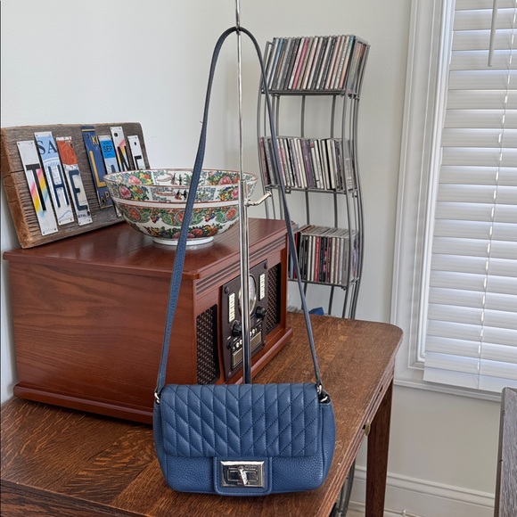 Karl Lagerfeld Paris Agyness crossbody in marine blue pebbled leather, EUC - Picture 12 of 13